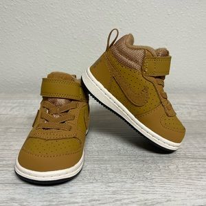 NWOT NIKE COURT BOUROUGH-SNEAKERS.                Mid-Top - Size- 3.5